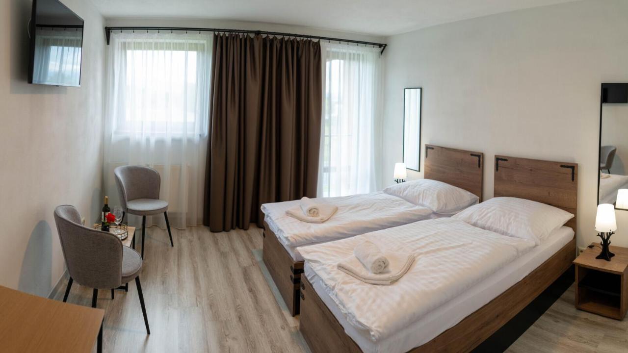 Penzion Kamence Liptovsky Mikulas Bagian luar foto